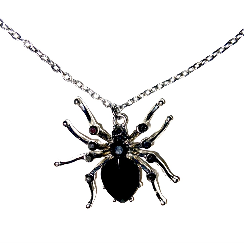 New chain black and silver spider pendant necklace
